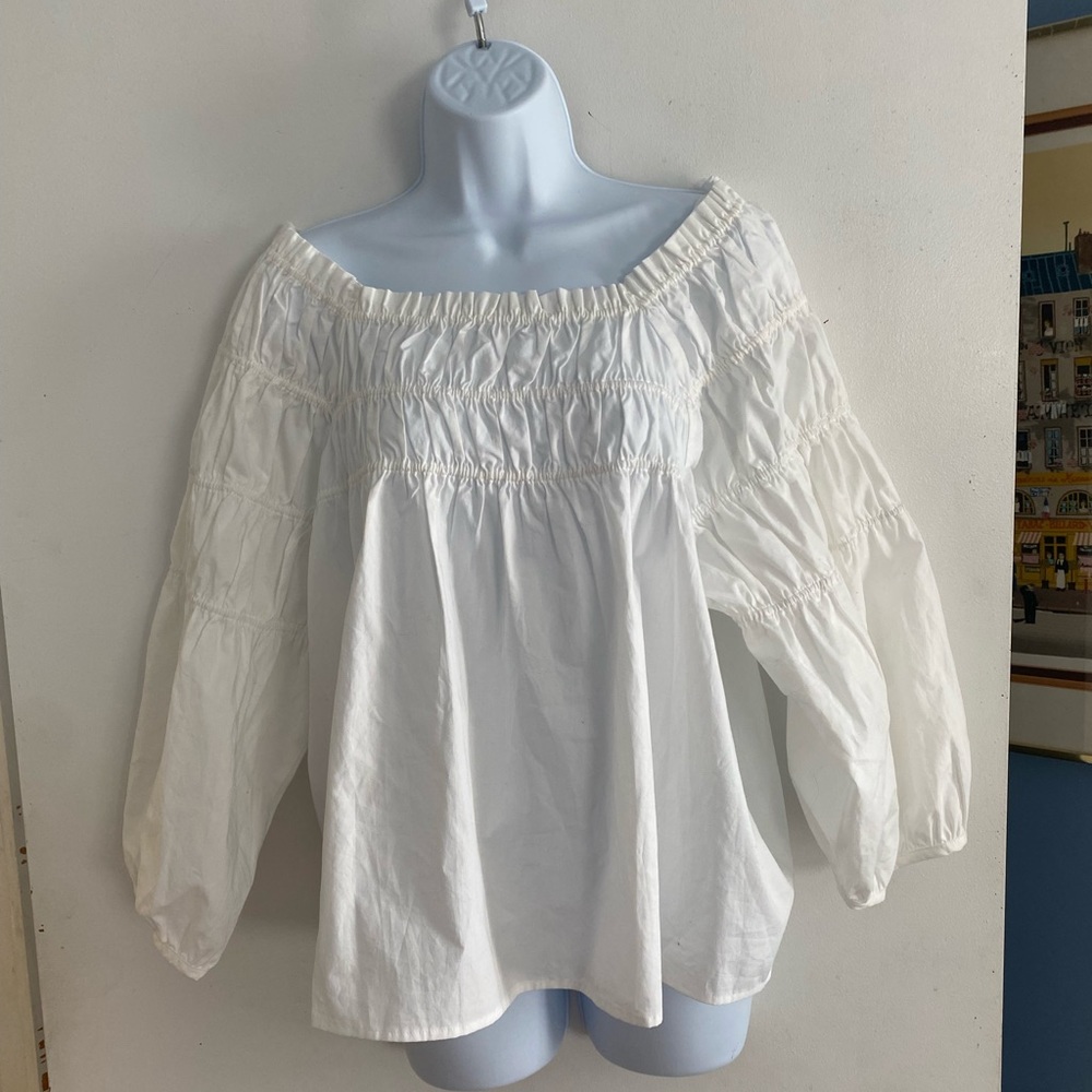 Women’s white peasant top